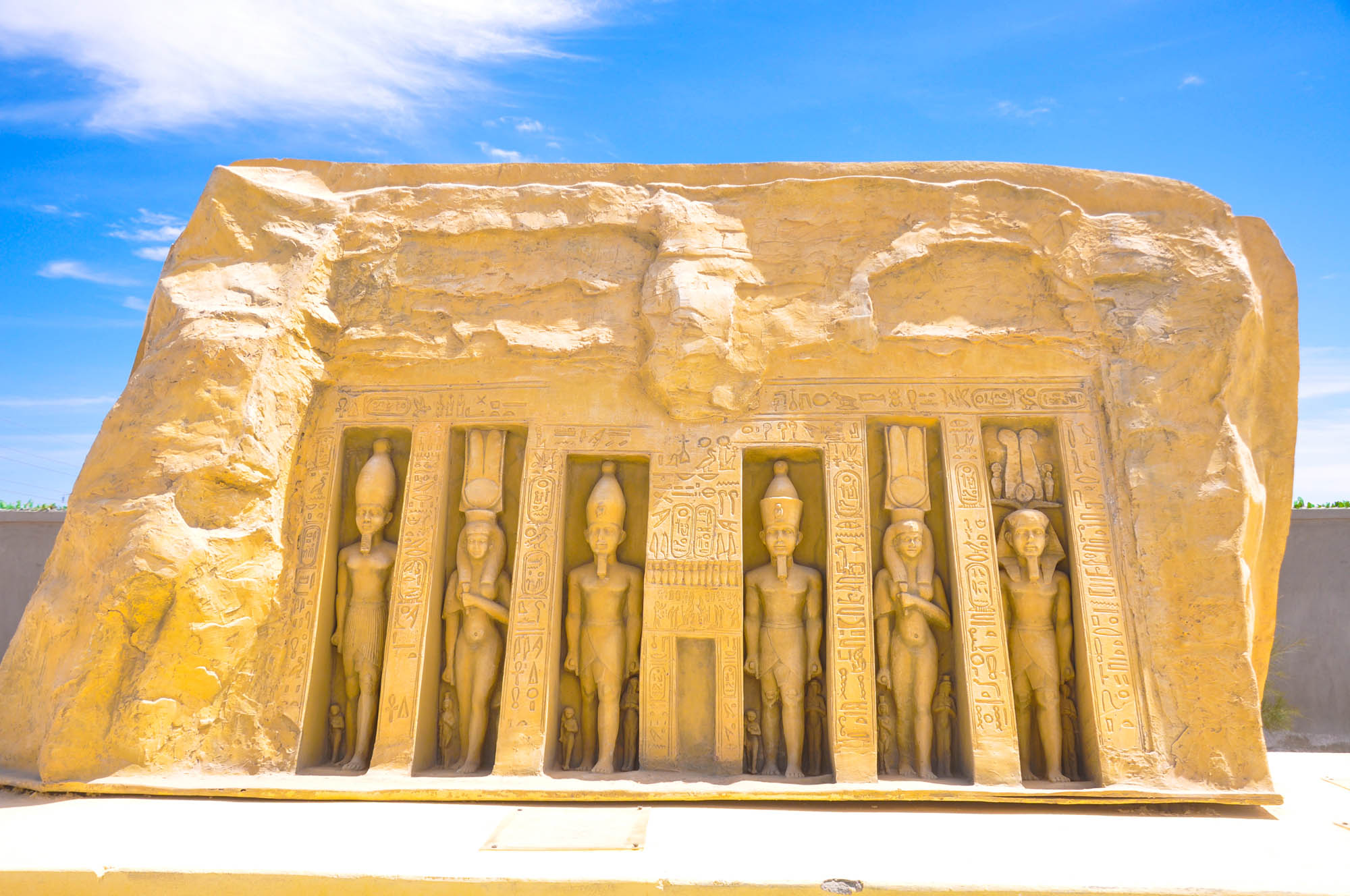 Modell des kleinen Tempels von Abu Simbel im Mini Egypt Park in Hurghada